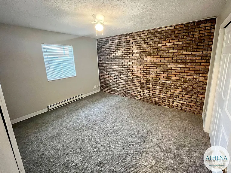 313 N Fountain St — Photo 4