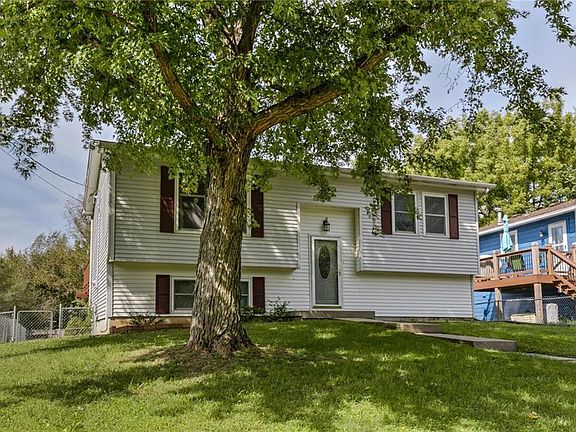 3rd image of 2404 Wilson Ave