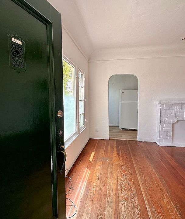 1st image of 538 N Sycamore Ave Unit 1/4