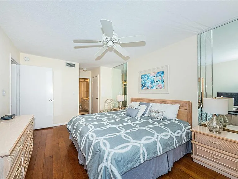 6105 Bahia Del Mar Cir #382 — Photo 13