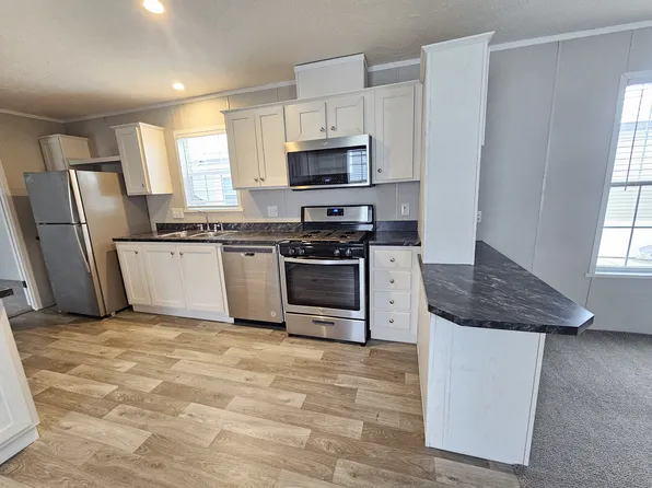 2401 Pajot Rd #78, Kawkawlin, MI 48631