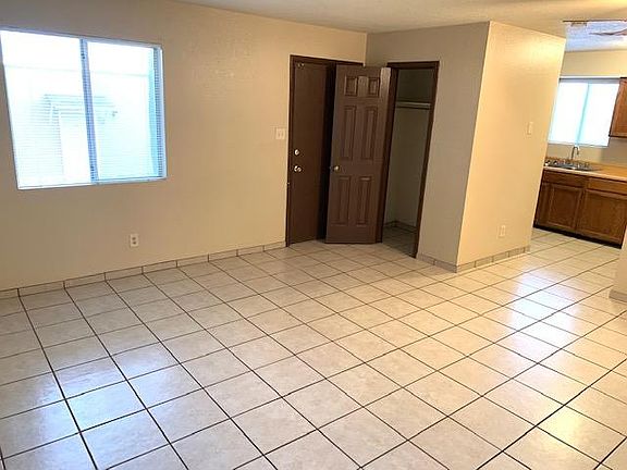 5th image of 2650 Fairway Dr APT D