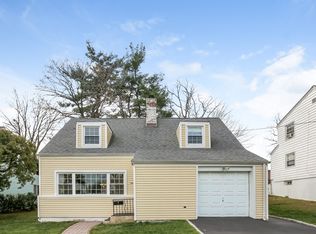 7 Knox Rd, Eastchester, NY 10709