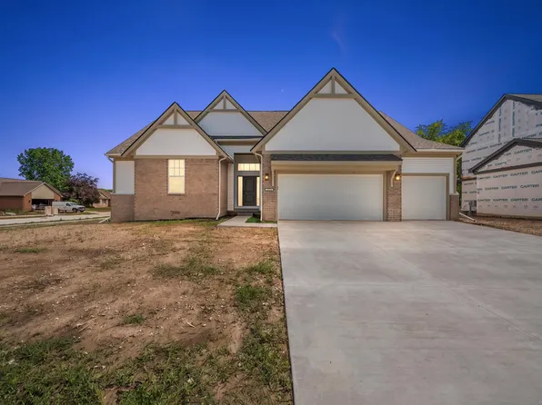 28324 Nadia Ln, Chesterfield, MI 48047