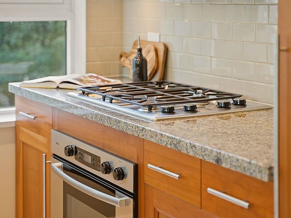 4th image of 4759 Valley Dr #305