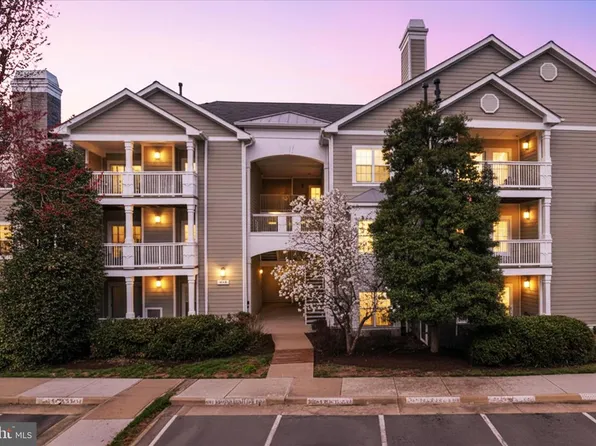 1704 Lake Shore Crest Dr APT 16, Reston, VA 20190