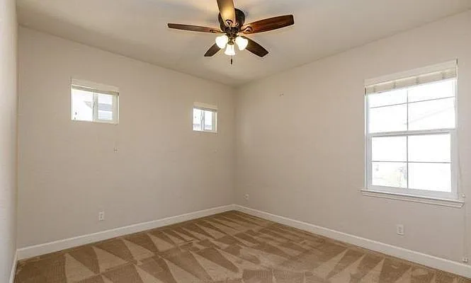 Bella Dr — Photo 14