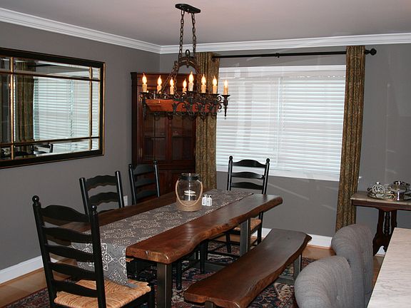 3rd image of 925 Cleveland St Unit 206