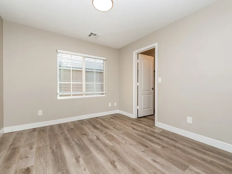 7369 Puddle Duck St — Photo 12