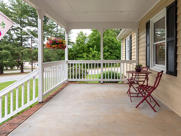 3rd image of 4918 Shady Pine Dr