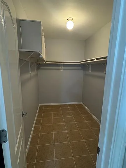 3405 Santa Monica — Photo 15