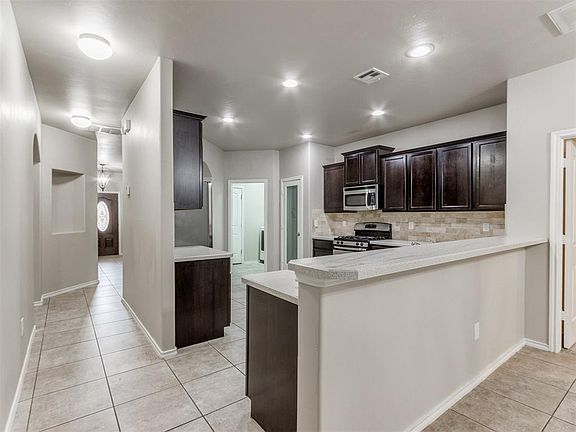 5th image of 19416 Candleberry Dr