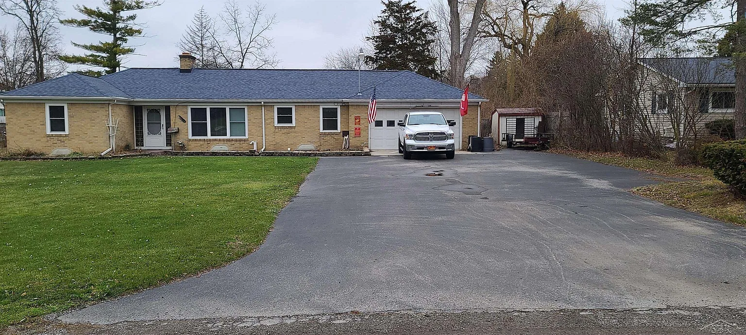1162 Joseph St photo 1