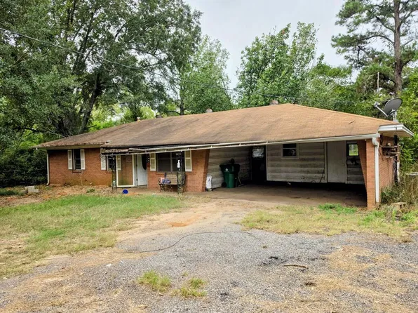 711 Harrison St, Palestine, TX 75803