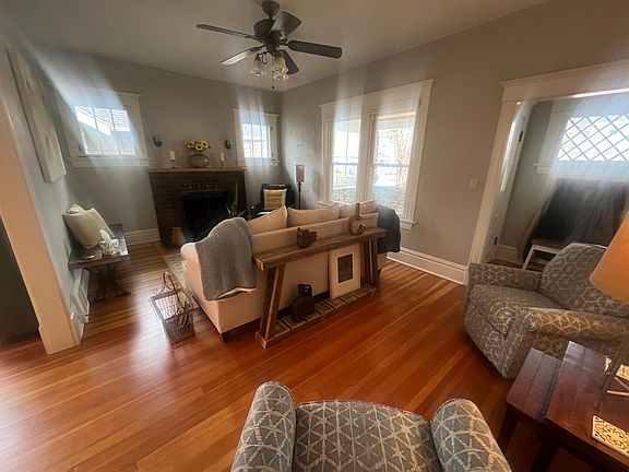 2nd image of 118 E Fontanero St