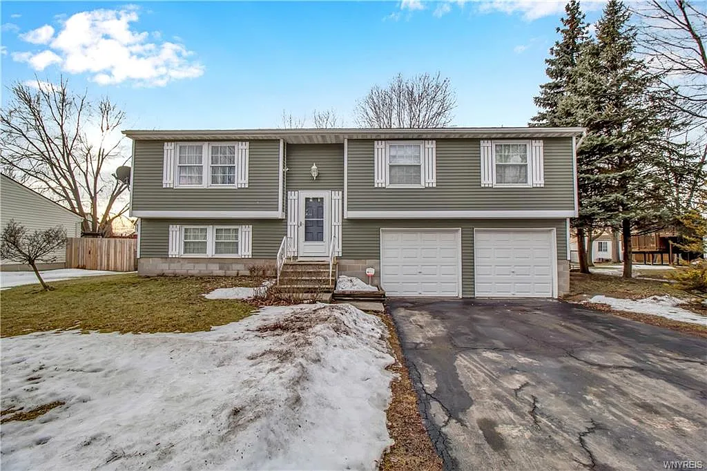 1338 Tanglewood Dr photo 1