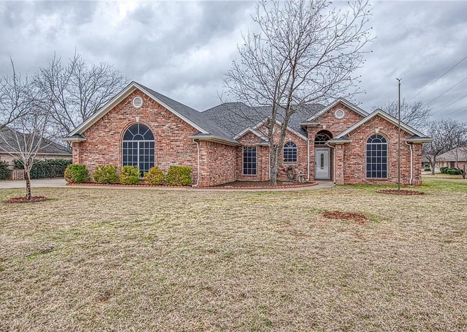 1st image of 9004 Magnolia Vale Dr