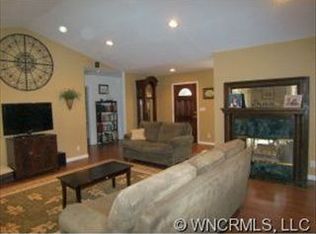 7 Hoopers Forest Dr, Fletcher, NC 28732