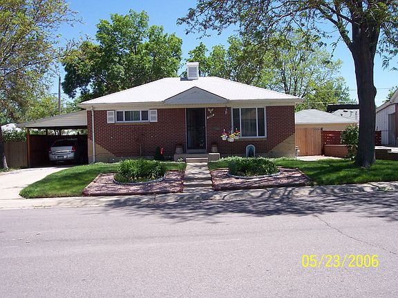 Front w/carport