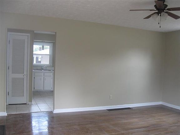 2nd image of 503 Pinewood 1/2 Dr
