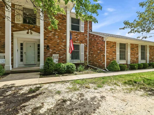 499 W Overlook Dr, Upland, IN 46989