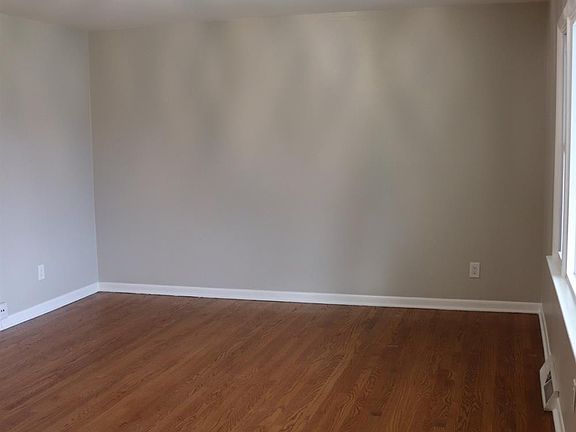 5th image of 1050 W 54th Ave