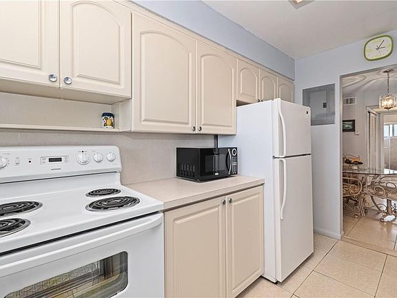 5th image of 161 NE 10th Avenue #7C