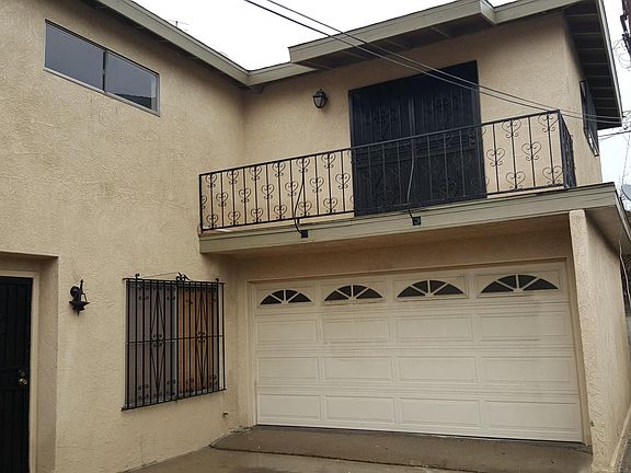 2nd image of 3555 Garnet St