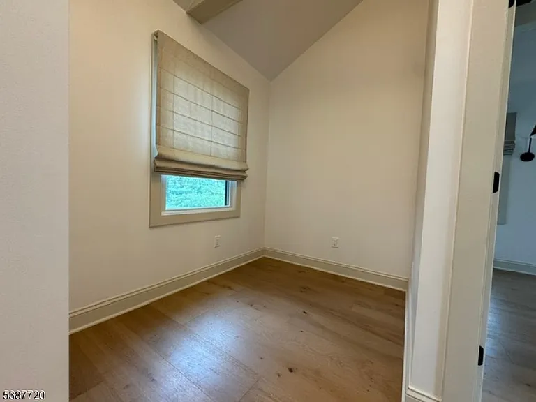 24 Lakeview Point Ave — Photo 21