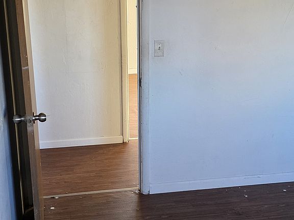 3rd image of 520 E Fremont Ave #C