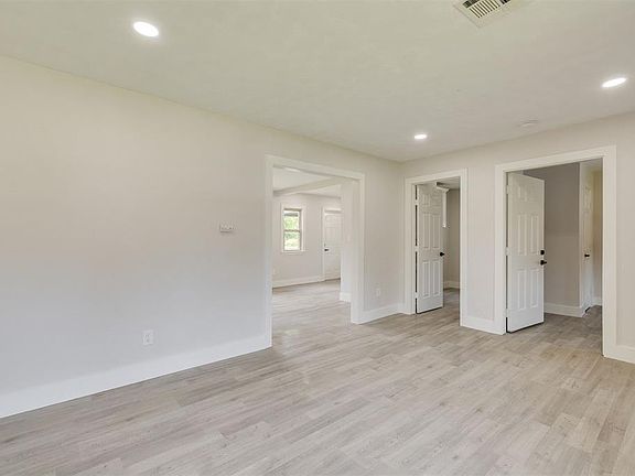 5th image of 2704 NE Success St