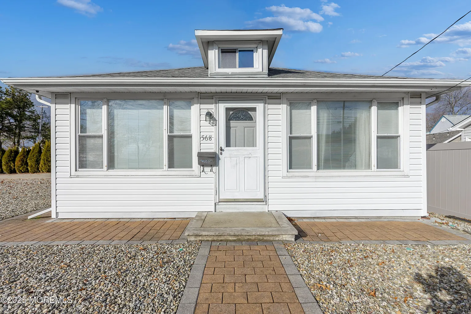 568 Princeton Avenue photo 1