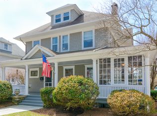 97 Washington Pl, Ridgewood, NJ 07450