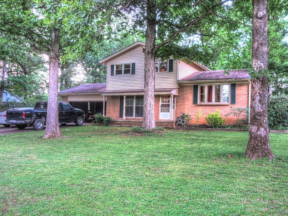 2nd image of 704 Oakland Dr