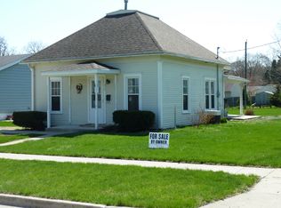 917 Cottage St, Adel, IA 50003