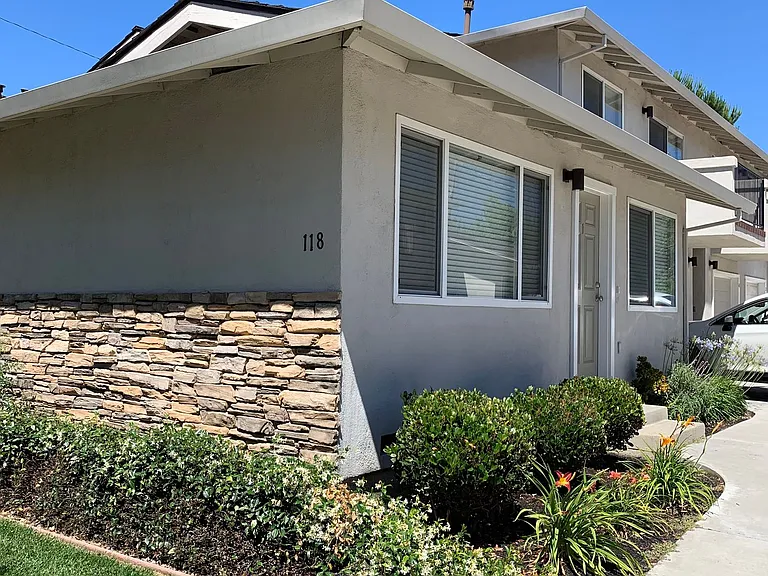 118 Winslow Ct — Photo 1