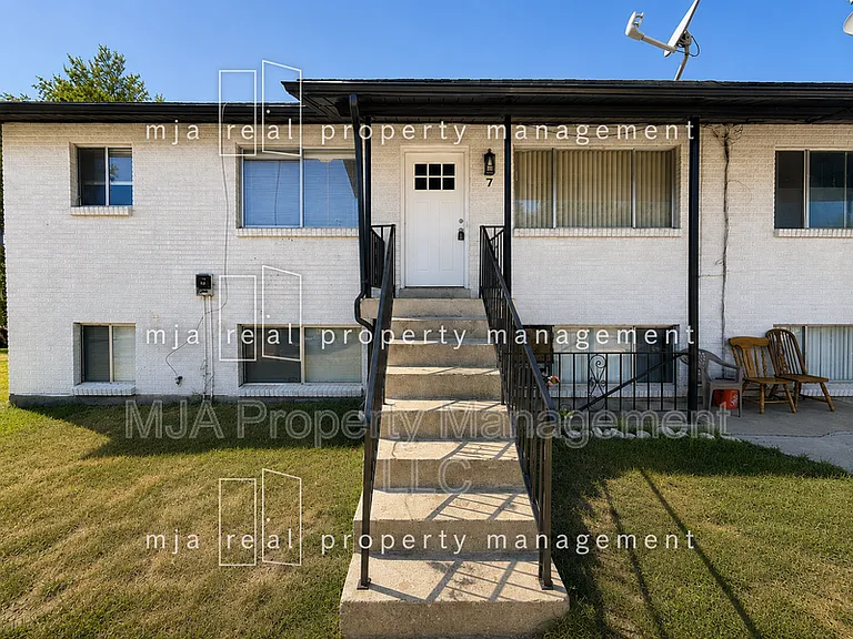 1428 W 300 N #7 — Photo 3