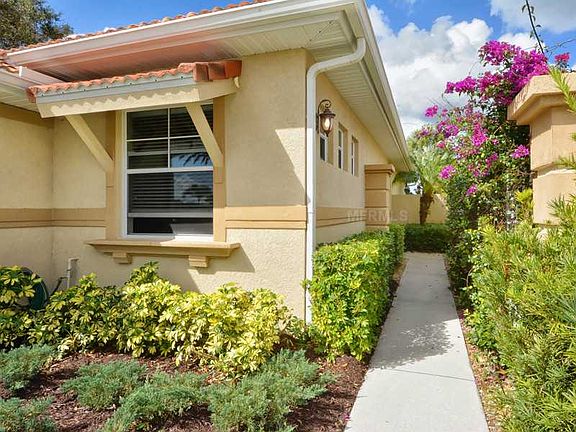 2nd image of 122 Mestre Ct