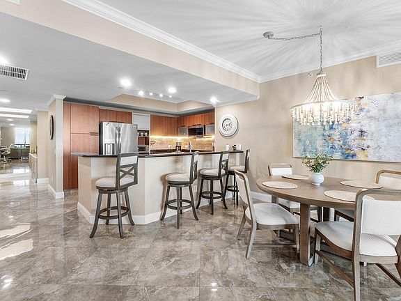 4th image of 2640 Lake Shore Drive #1210