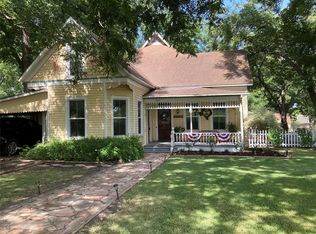 302 N Depot, Moulton, TX 77975