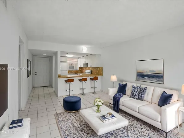 461 SW 7th St APT 4, Miami, FL 33130