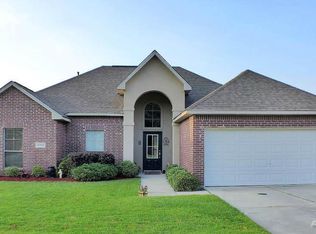 12763 Diamond Lake Dr, Walker, LA 70785