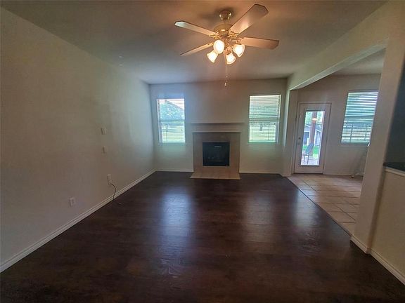3rd image of 10417 Wentworth Dr