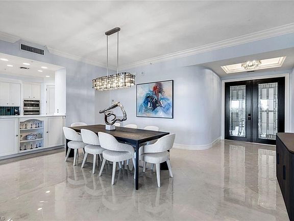 5th image of 4811 Island Pond Ct Unit 302