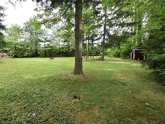 2nd image of 192 Hemlock Dr
