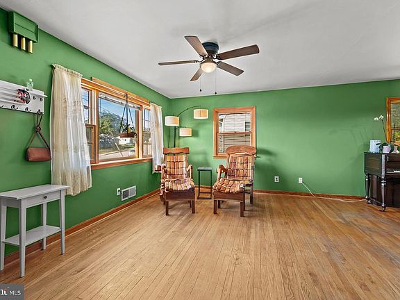 3rd image of 408 Burwood Ave