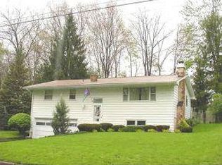 260 Ridgefield Rd, Endicott, NY 13760