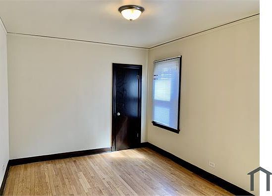 4th image of 10824 S Avenue M