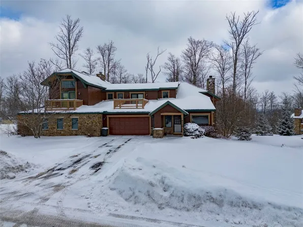 8304 Canterbury Clubhome Dr, Clymer, NY 14724