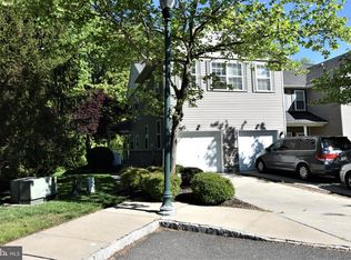 2 Trout Trl, Delanco, NJ 08075